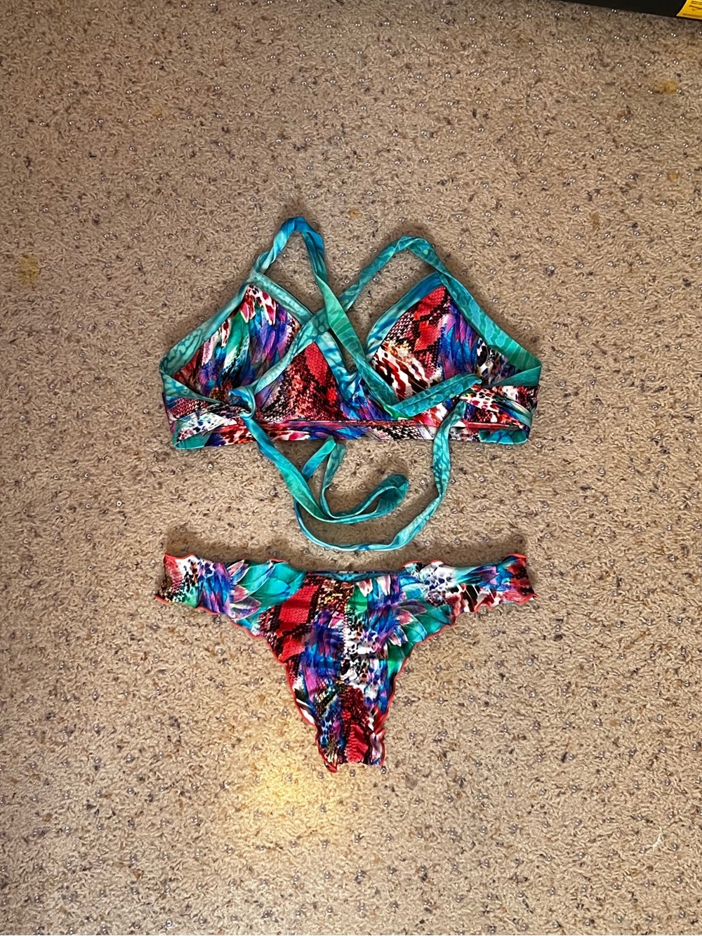 Luli Fama bikini set - Picture 3 of 6